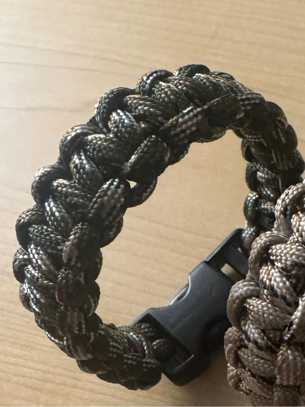 Homemade Paracord Survival Bracelet - Camouflage Green